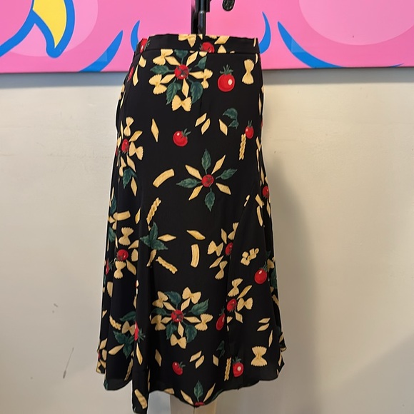 Moschino Cheap and Chic silk pasta skirt Rare. - Picture 5 of 11